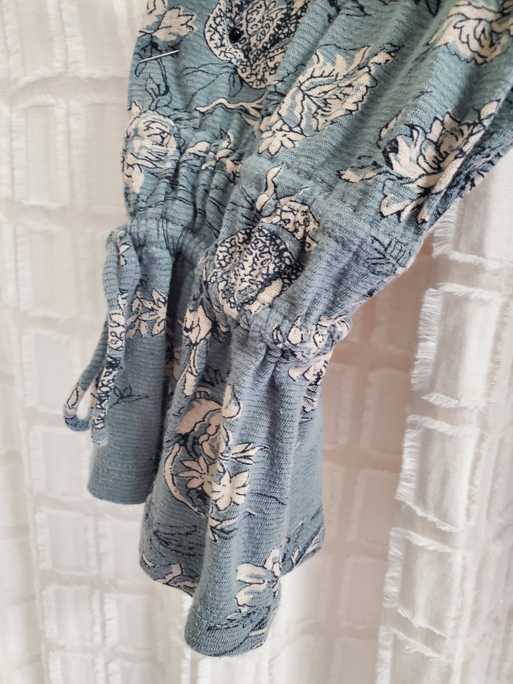 Lucky Brand Dusty Green Floral V-Neck Peasant Top - Picture 6 of 7
